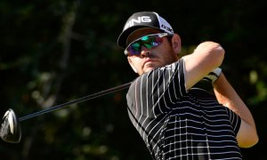 VIDEO: Oosthuizen trefil hole-in-one, i díky  Holmesovi