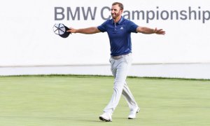 TOUR CHAMPIONSHIP: Johnson kráčí vstříc triumfu, Day končí