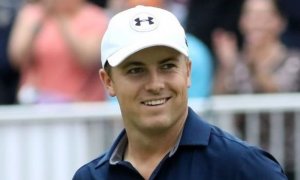 AT&amp;T Pebble Beach: Spieth dělí první místo, Day je blízko