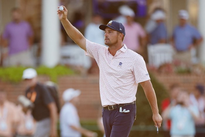 Leaderboard U.S. Open 2024: DeChambeau se přiblížil k druhému major titulu, McIlroy se souboji s Cantlayem tentokrát nevyhne