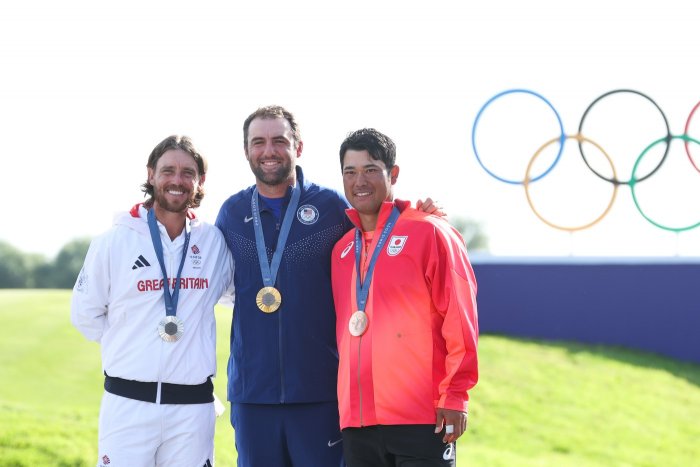 Chtěl si olympiádu užít. K tomu všemu nyní Scheffler získal zlato. Využil selhání Rahma i Schauffeleho